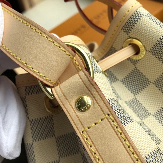BB LOUIS VUITTON NOE 0429